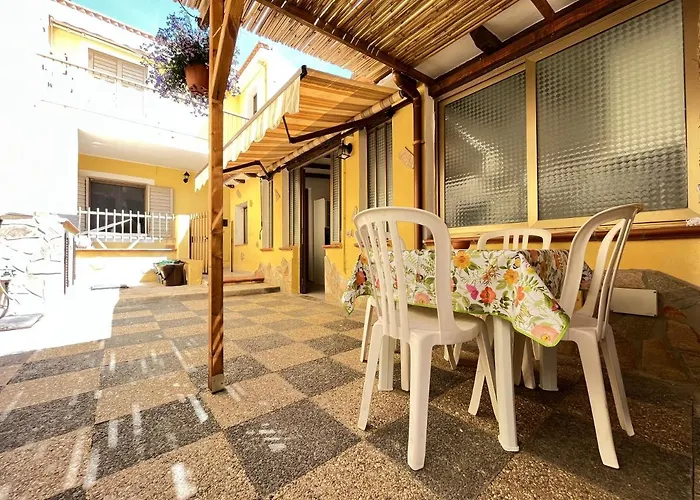 Διαμέρισμα Nassia 2 By La Via Del Mare Viaggi E Vacanze *